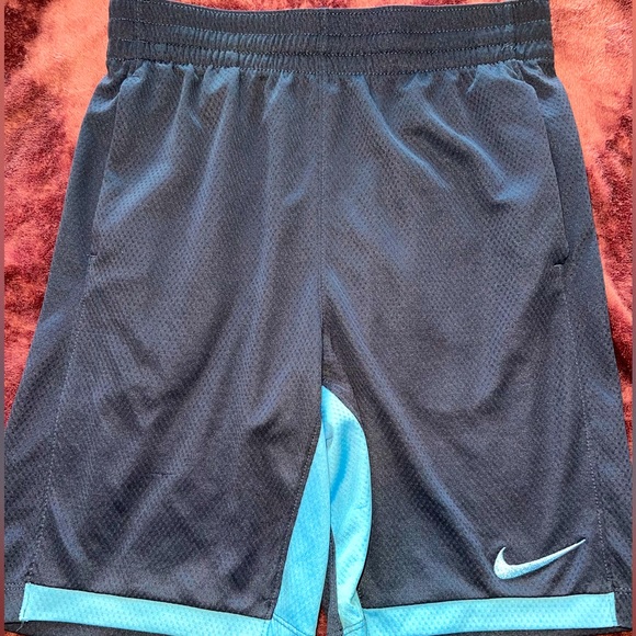 Boys Nike Athletic Shorts - Picture 1 of 4